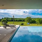 Felice Novigrad Villa *