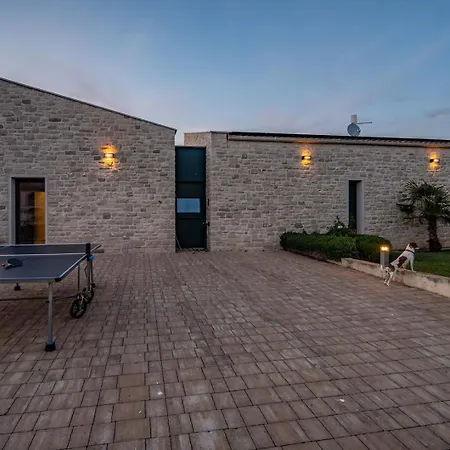 Felice Novigrad Villa