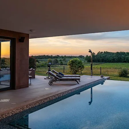 Felice Novigrad Villa *