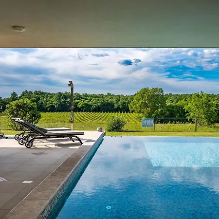 Felice Novigrad Villa *