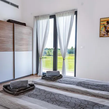 Felice Novigrad Vila Buzinija